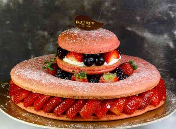 Sim, existe torta chiquérrima... Esta da foto, by "CONFEITARIA KURT"