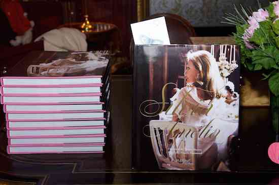 Présentation livre de la Baronne Sylvia de Waldner. Travellers, Paris le 24 mai 2016 Photo: Julio Piatti