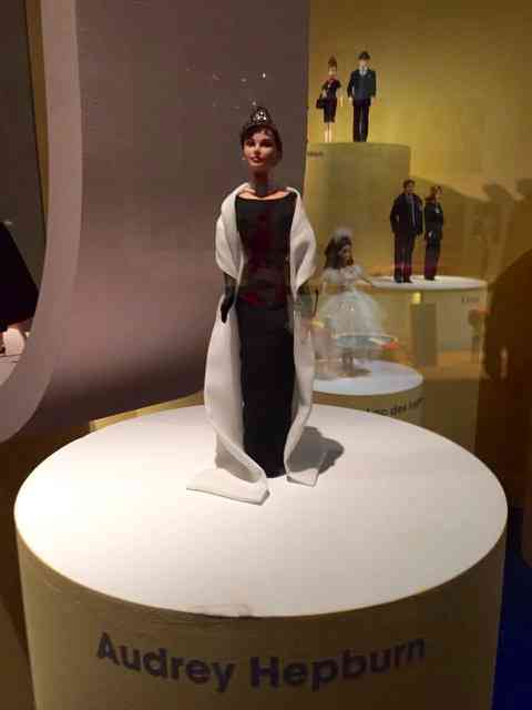 Exemplar de colecionador: Barbie Audrey... A minha preferida!