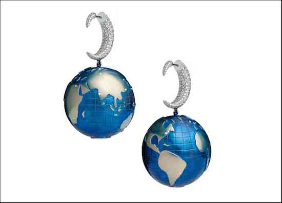 Coast-to-Coast-earrings-in-White-gold-and-Titanium-set-with-449-Diamonds-4.24-Cts