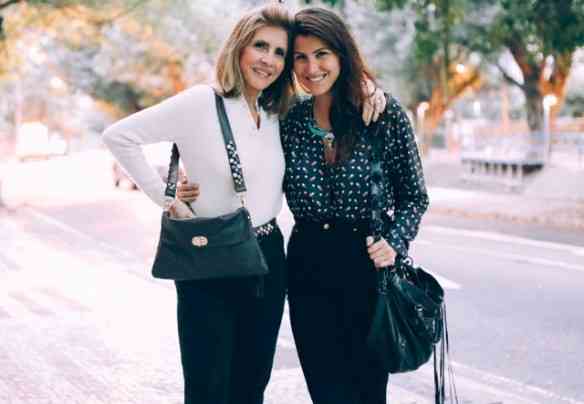 Claudia D'Ávila com a filha Lara: Lindas as bolsas e as modelos!