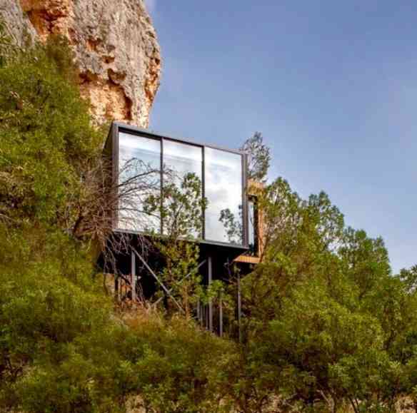 E vocês pensam que a família não sofisticou? vejam que linda a mais nova casa suspensa da Mme Jane!