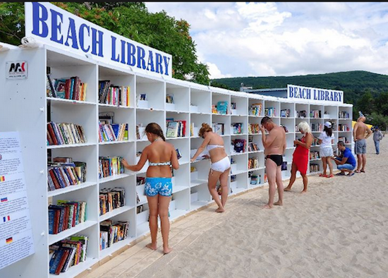 Bibliotecas NA Praia UMA Ideia Genial.