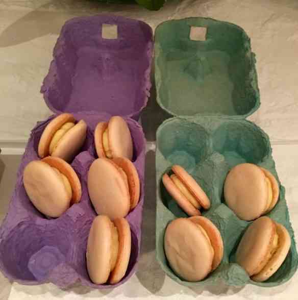 ÍTEM 8: CAPIM LIMÃO... Não tenho foto do chá maravilhoso, mas vejam que tudo os "macarons" e a embalagem linda: requinte total!