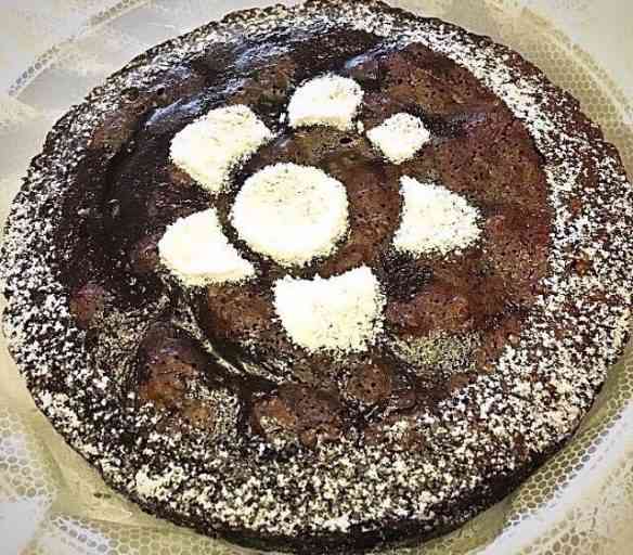 Torta de chocolate gelada deliciosa e fácil de fazer... Receita da chef maravilhosa Kitty Assis!