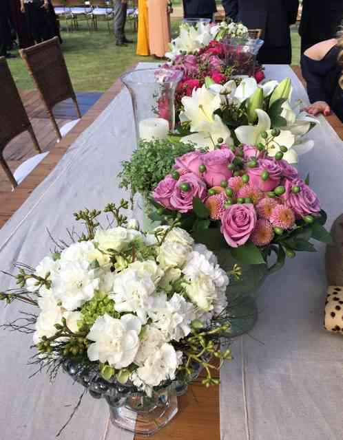 Outro "caminho de mesa", agora com flores...