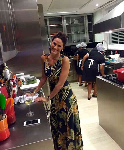 Vejam que linda a nossa divina chef, Bel Castro Neves: fez todo jantar, luxo só!